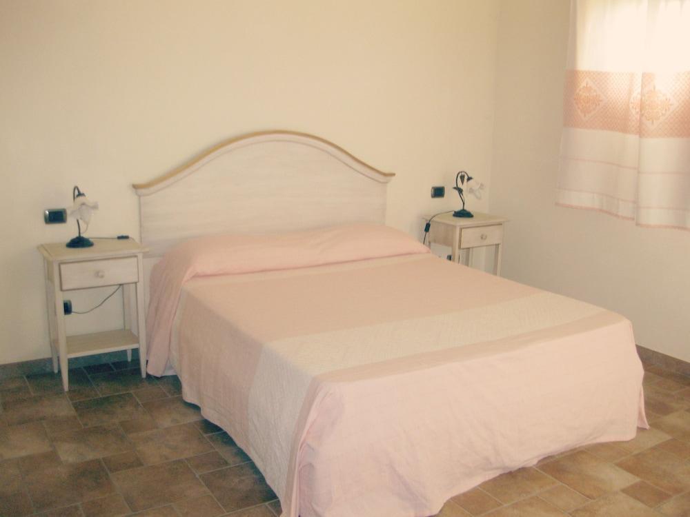 Borgo Alba Barona Turismo Rurale Голфо Аранчи Екстериор снимка